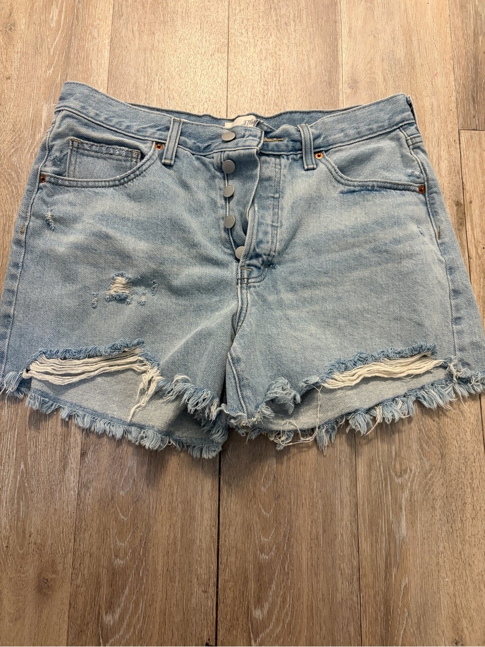 Universal Thread Light Wash Distressed Denim Shorts Womens Sz 8